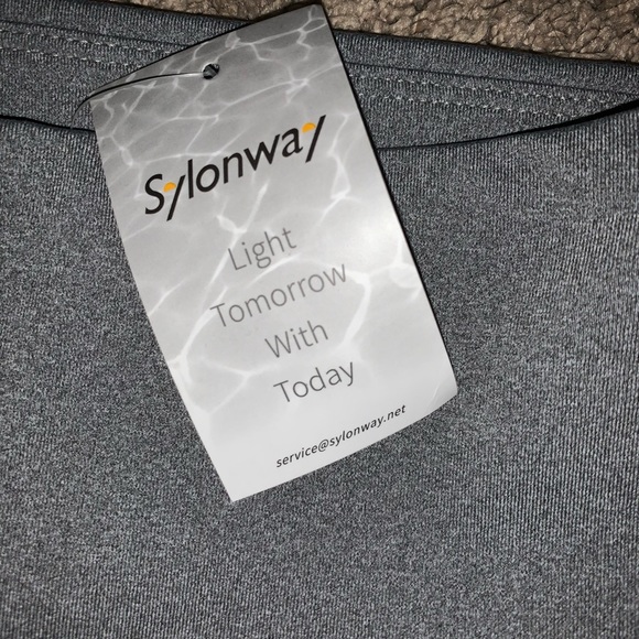 Active Leggings with Pockets - Picture 2 of 3